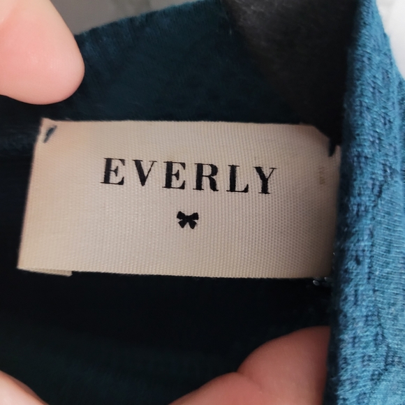 EVERLY | high neck sleeveless textured swirl design sheath mod shift mini dress - Picture 5 of 6